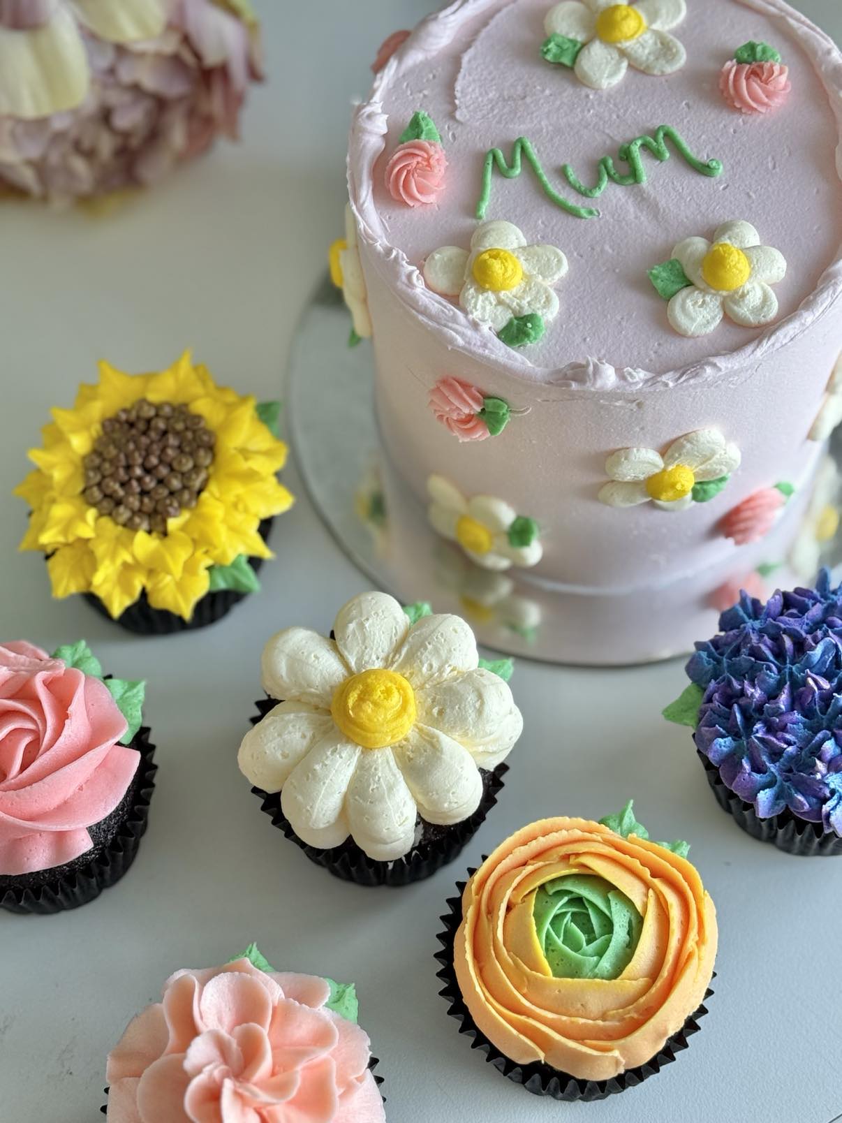 Mothers day cake class Buttercream and Bubbles - Saturday 10th May - 3-4:30pm