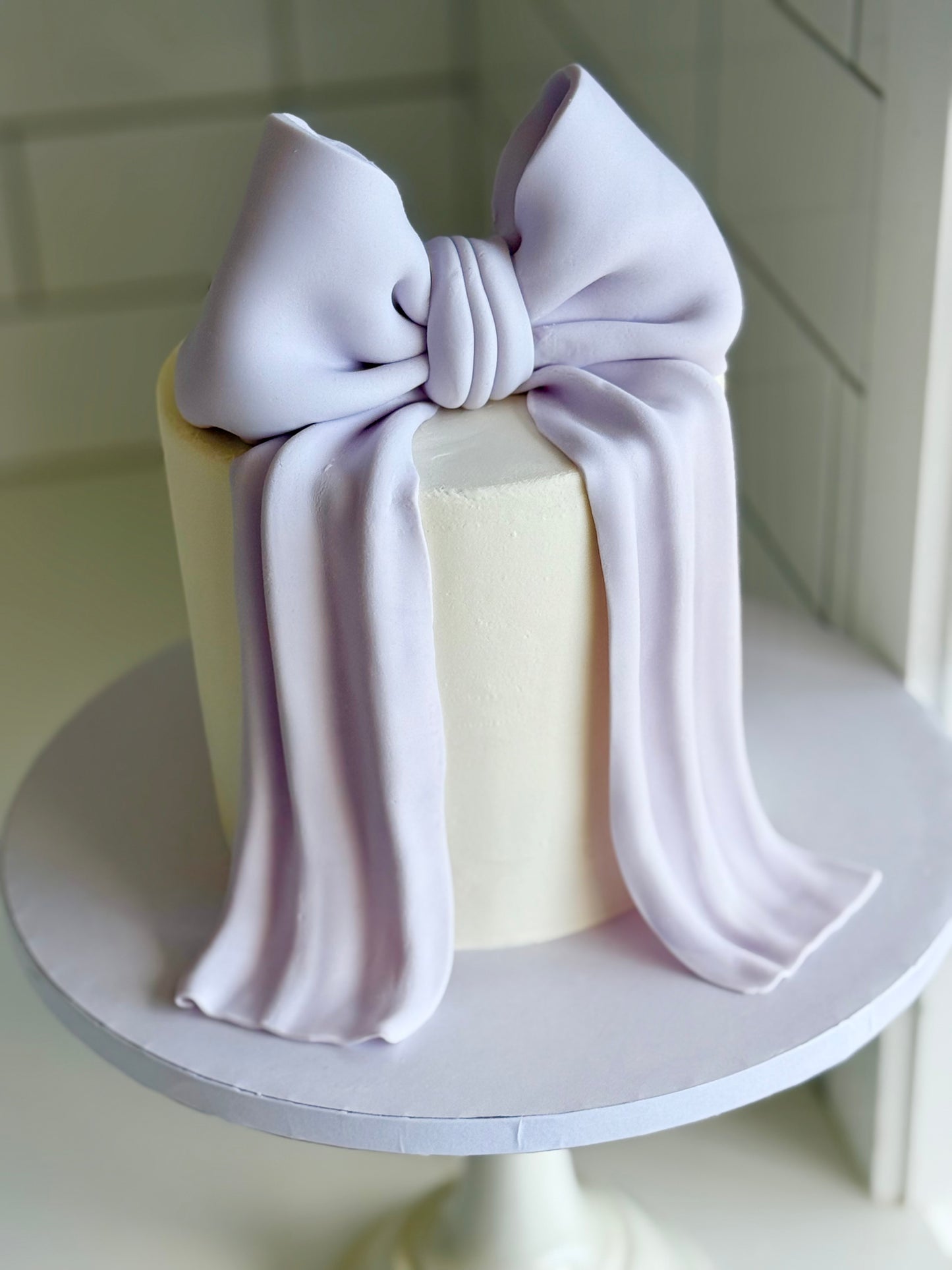 Bow cake