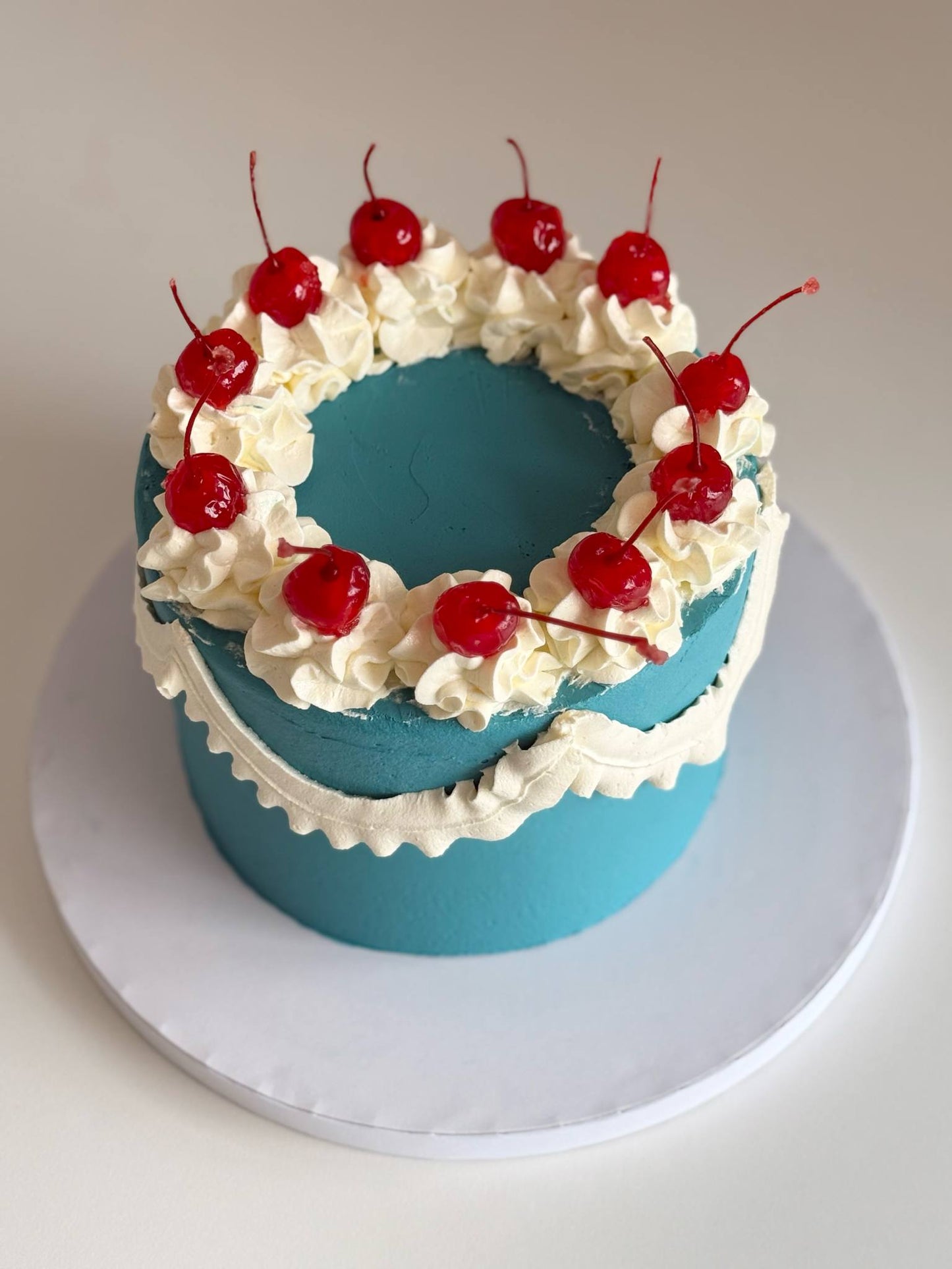 Deluxe vintage buttercream ROUND
