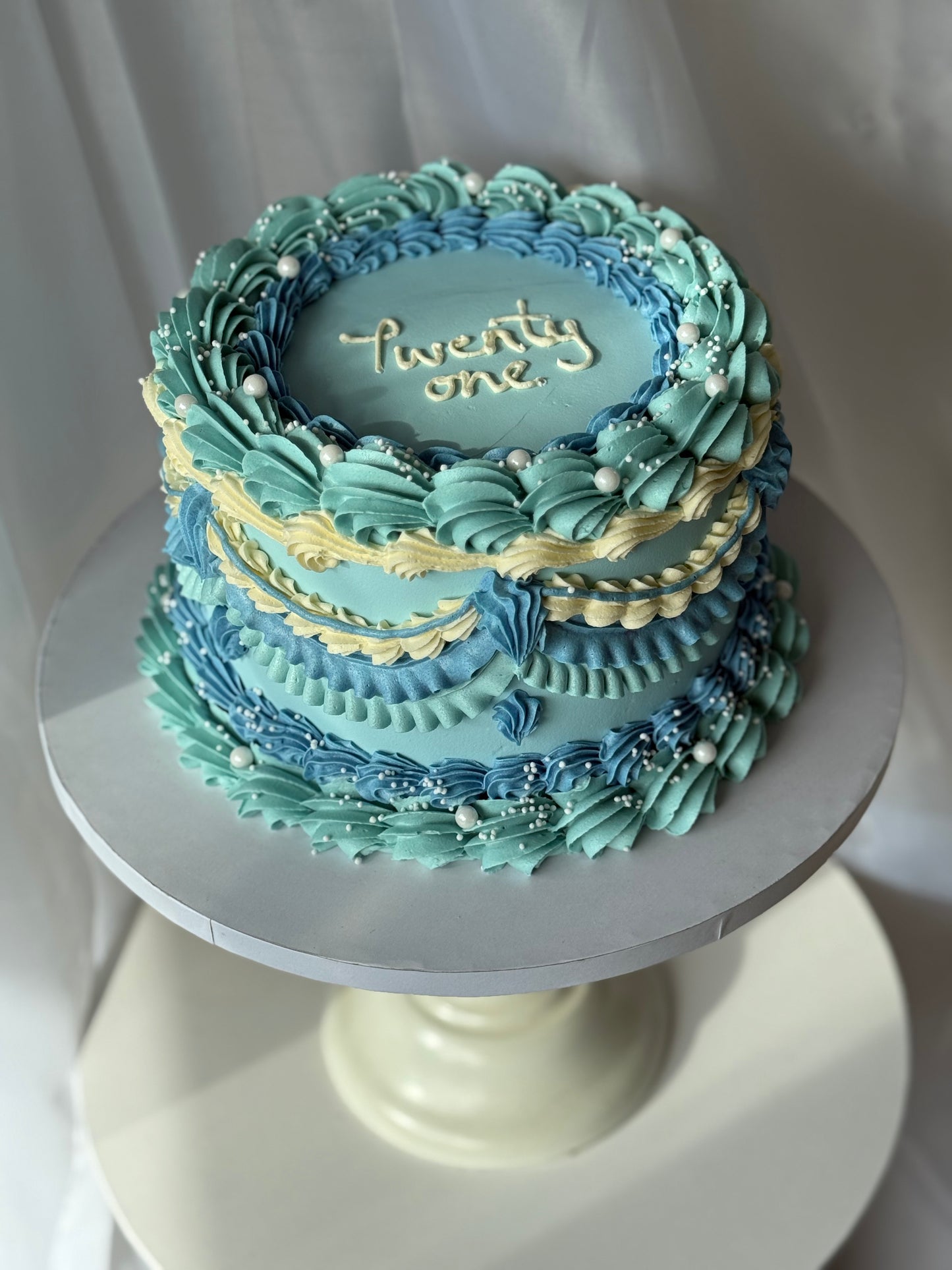 Deluxe vintage buttercream ROUND