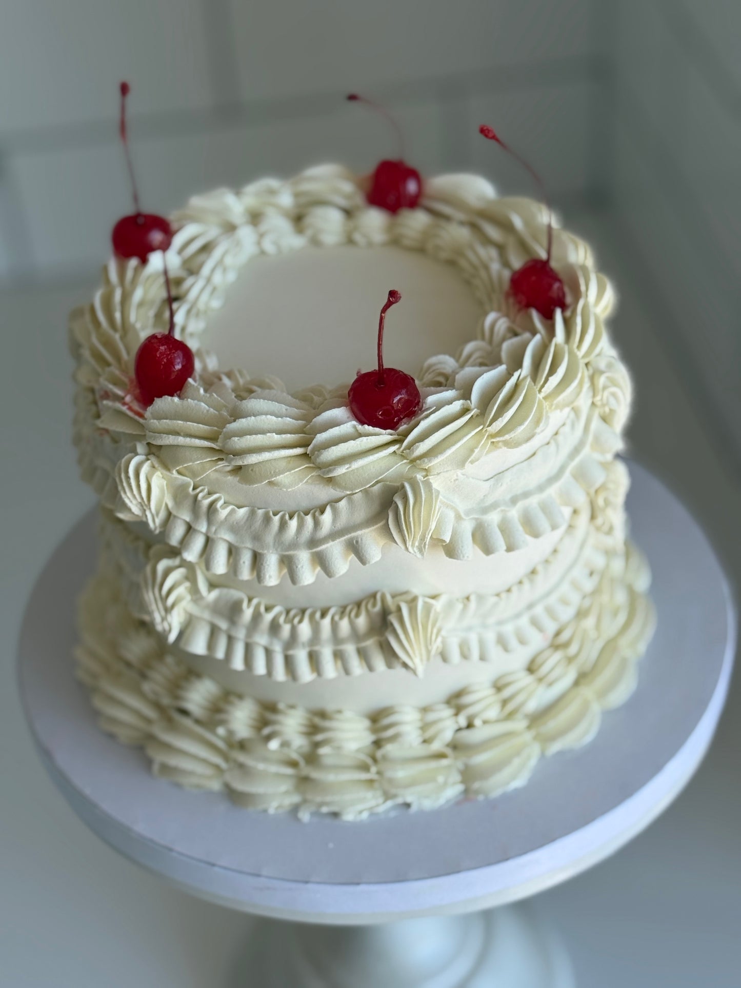 Deluxe vintage buttercream ROUND